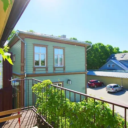 The Yellow House 아파트