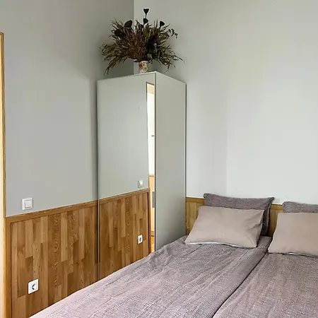 The Yellow House 아파트 *